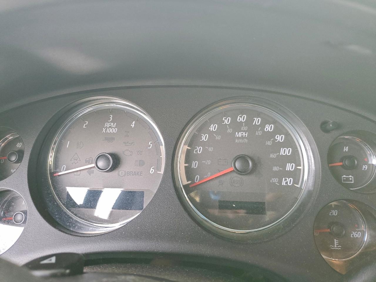 GMC Yukon Denali Image 6