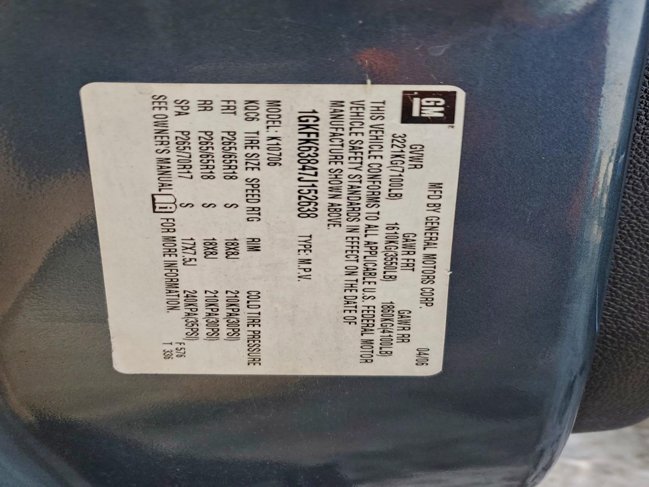 GMC Yukon Denali Image 9