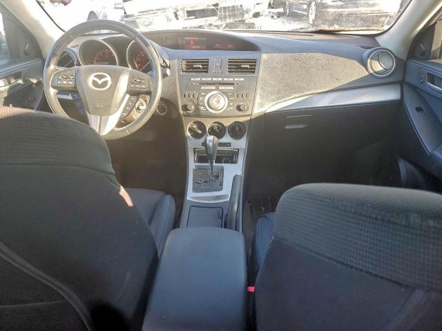 Mazda Mazda3 S Image 8