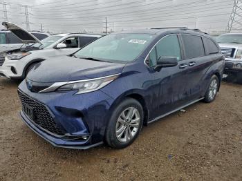  Salvage Toyota Sienna