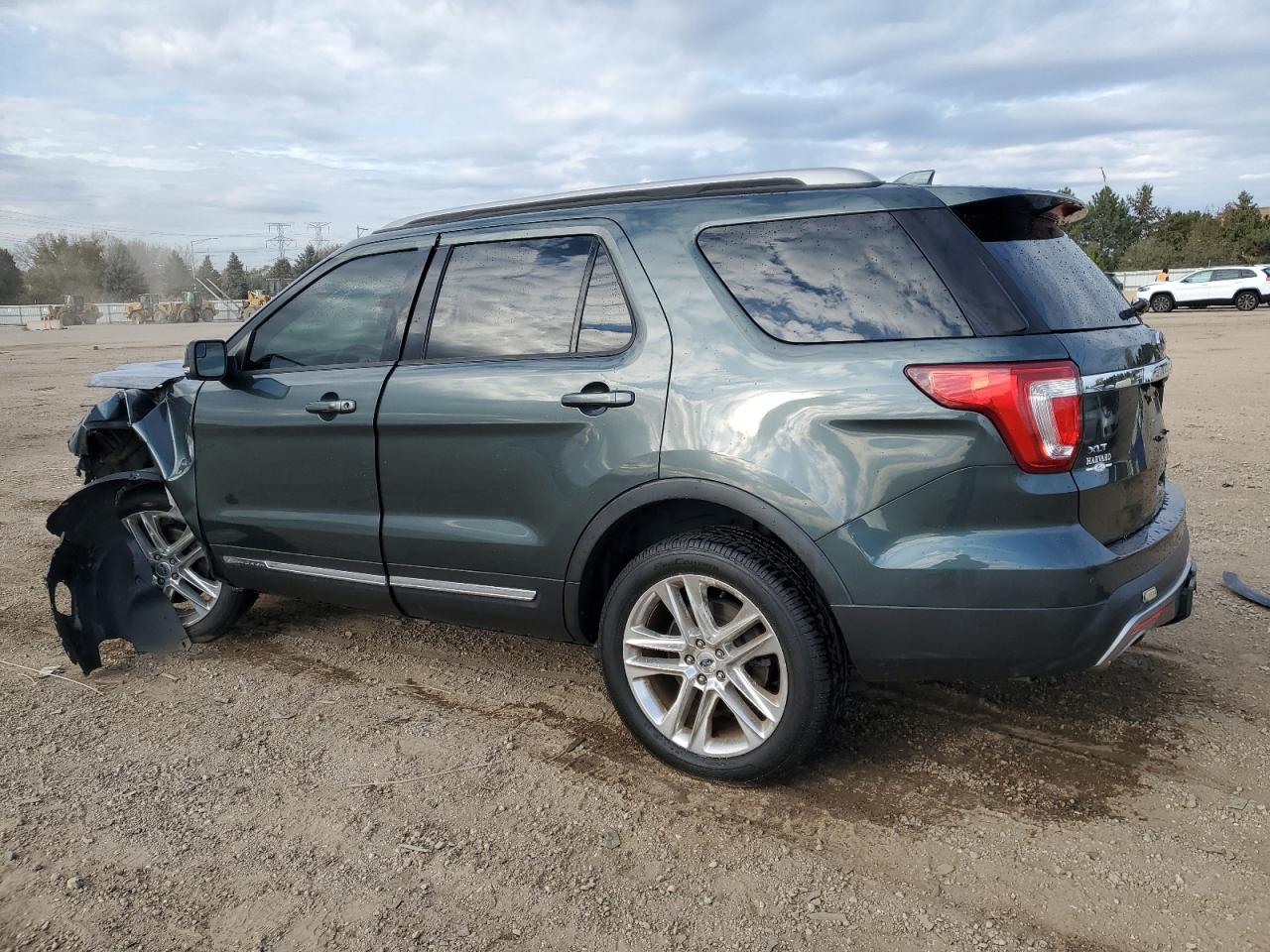 Ford Explorer Xlt Image 2