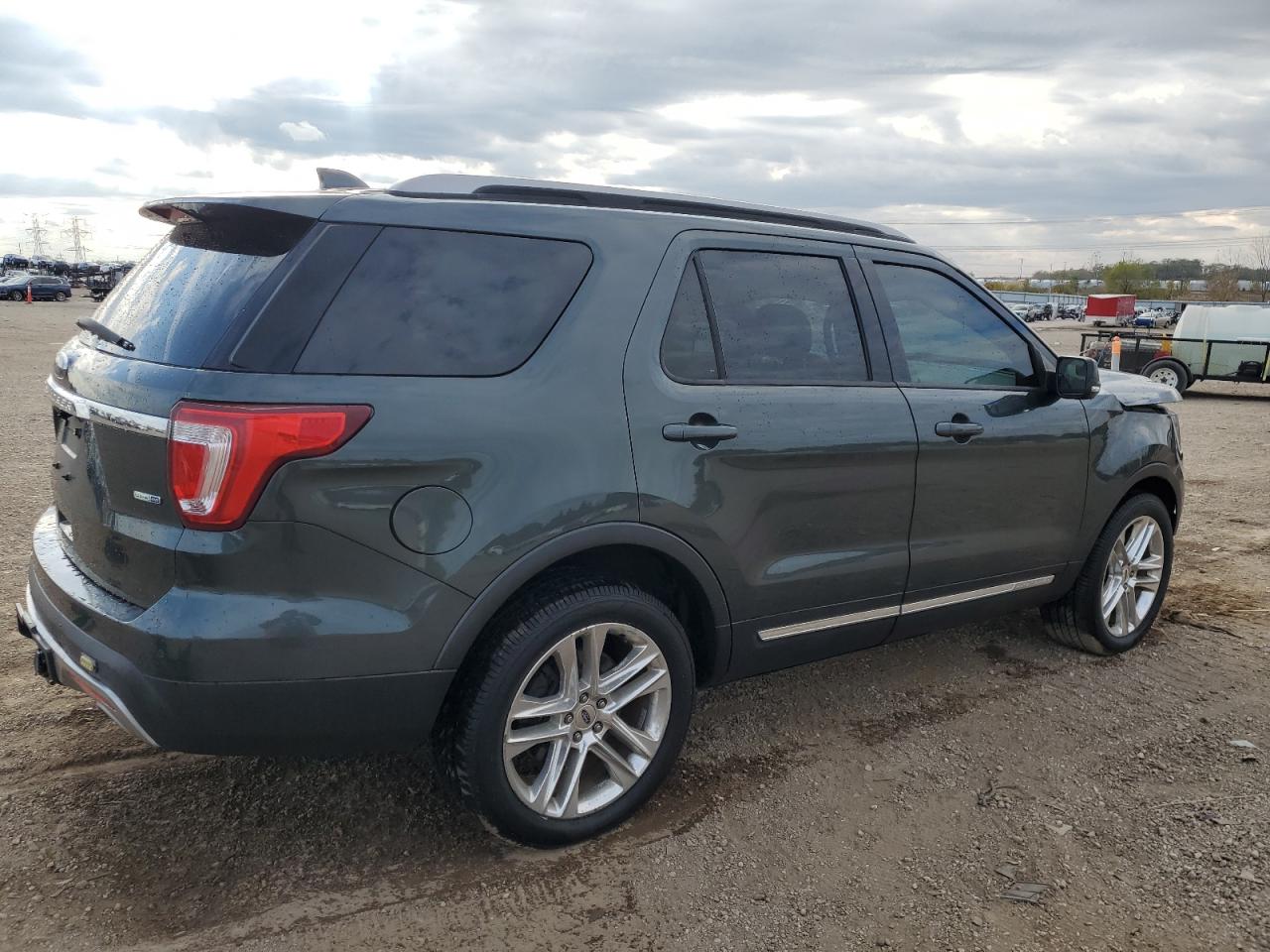 Ford Explorer Xlt Image 10