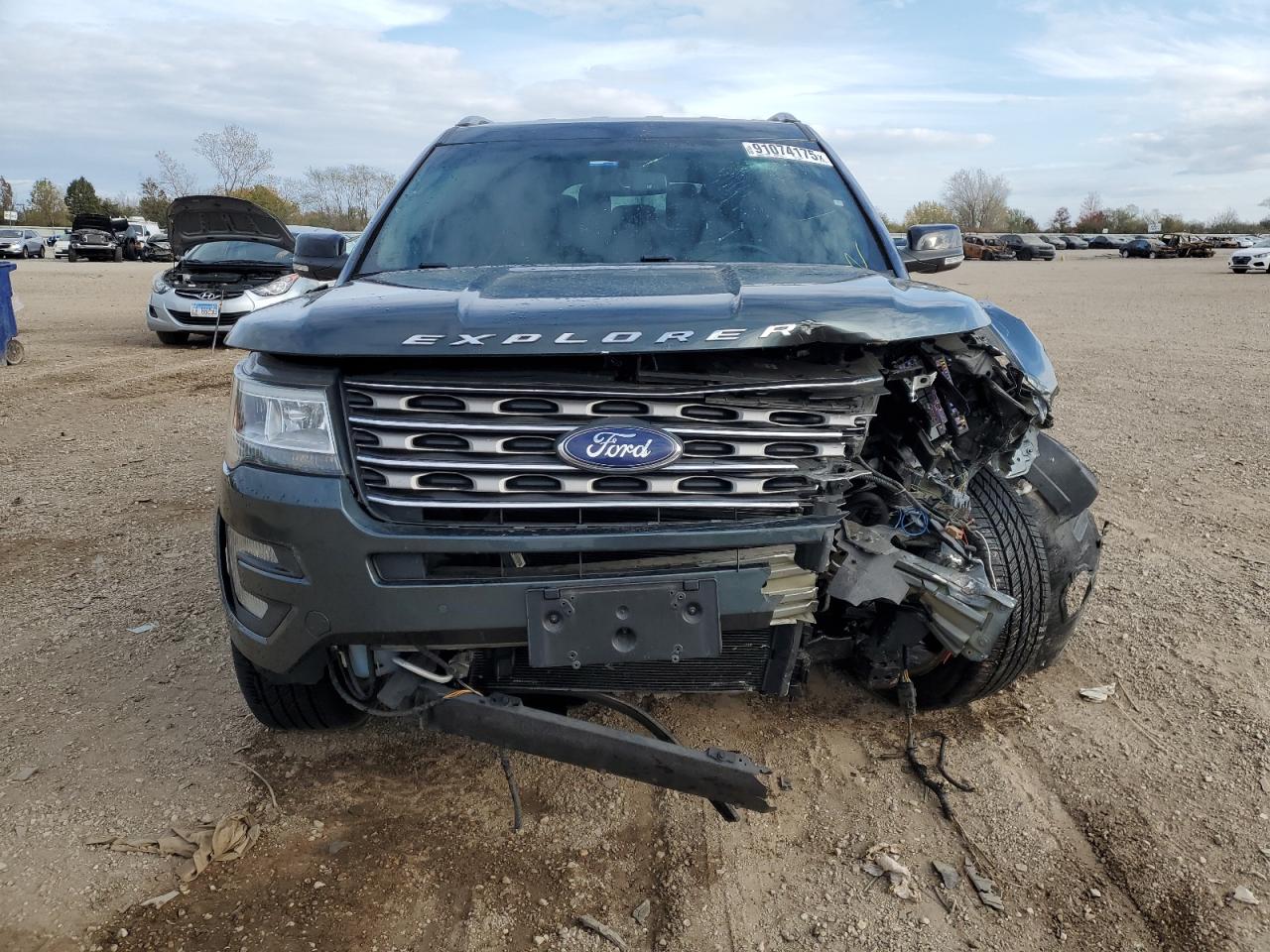 Ford Explorer Xlt Image 9