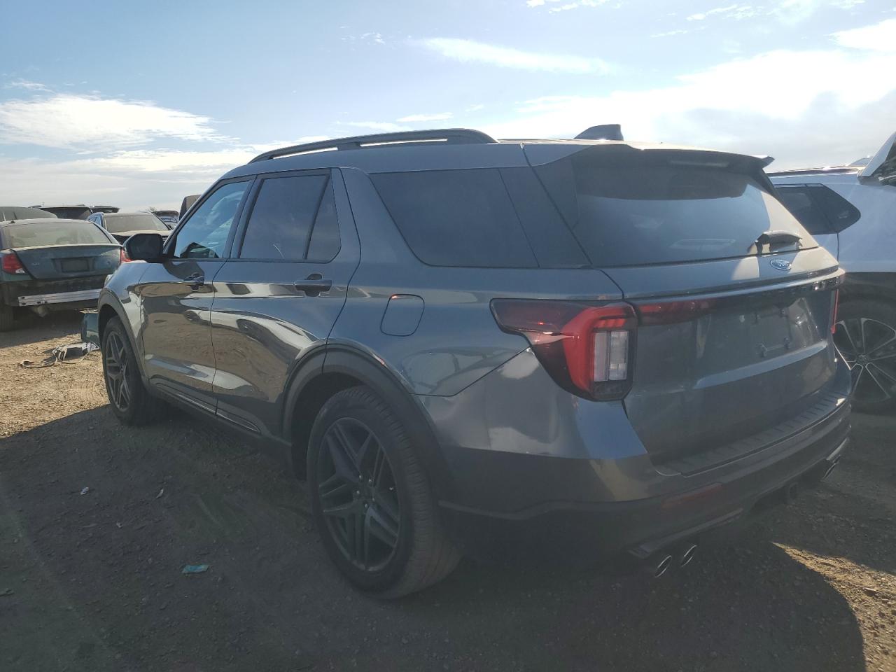 Ford Explorer St Image 2