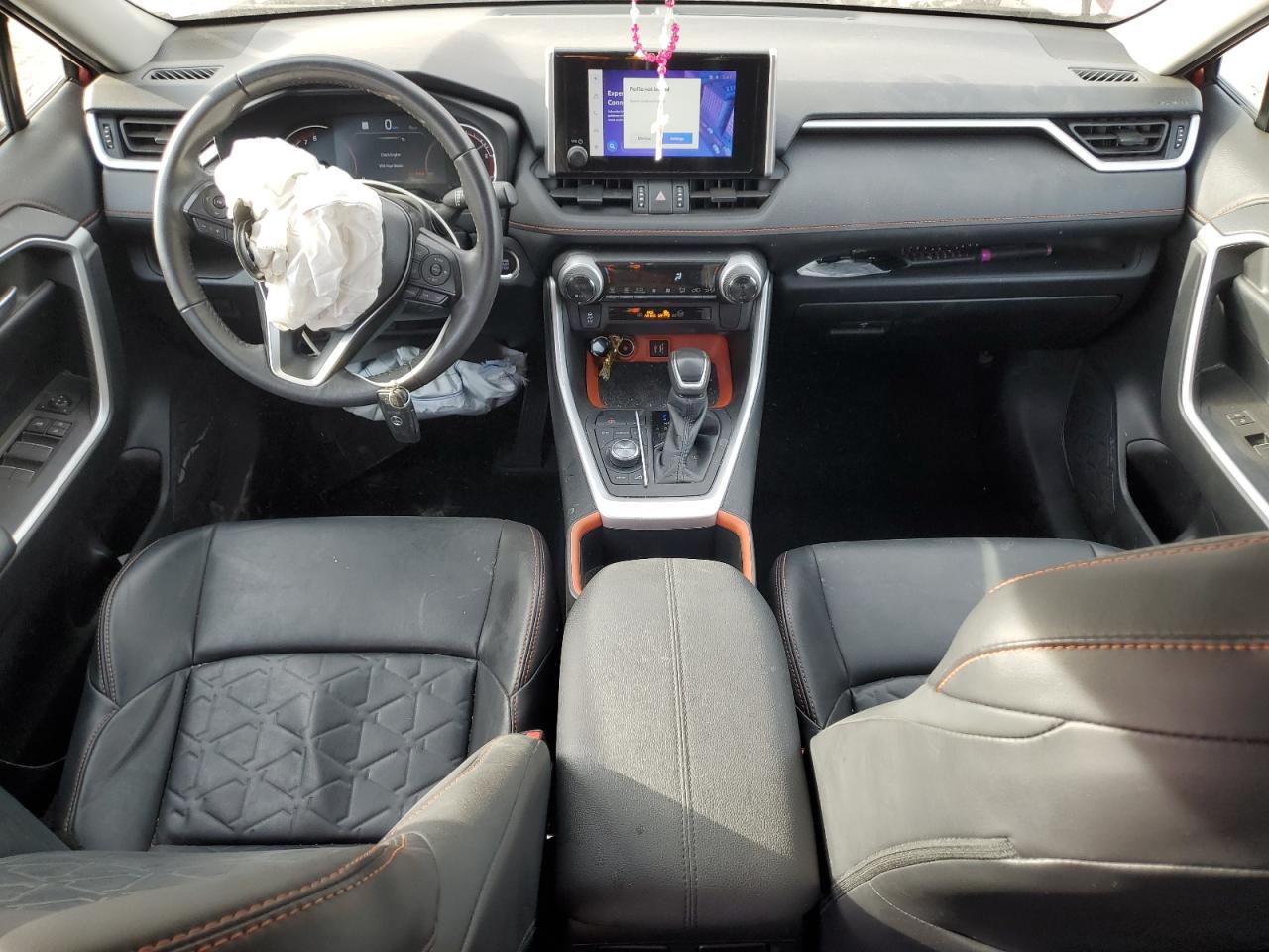 Toyota RAV4 Adventure Image 12