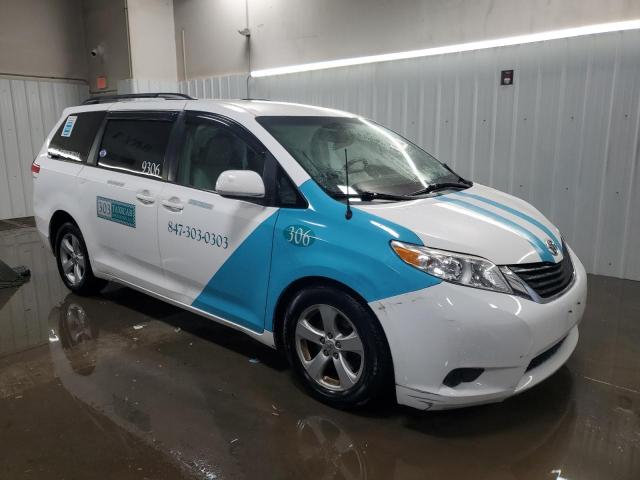 Toyota Sienna Le Image 5