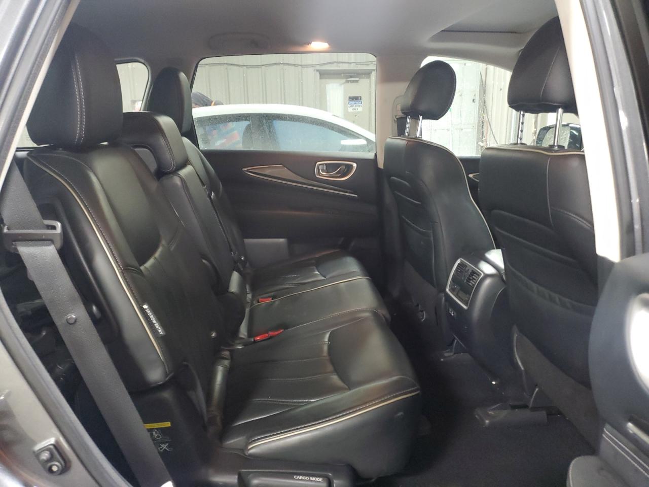 INFINITI Qx Luxe Image 4