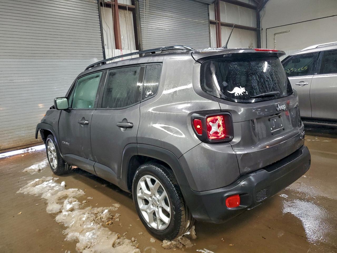 Jeep Renegade Latitude Image 2