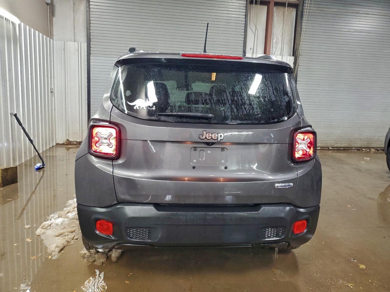 Jeep Renegade Latitude Image 8