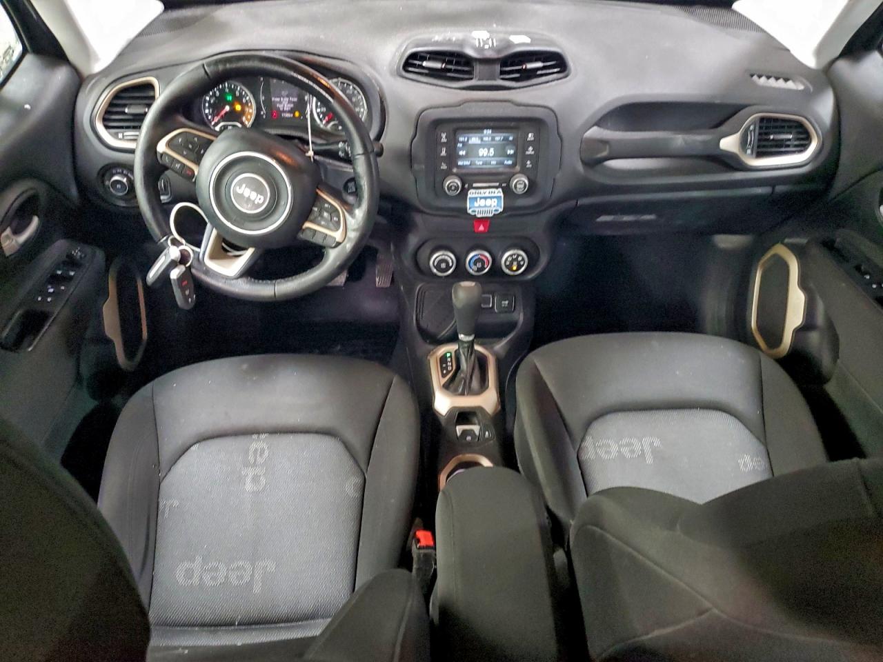Jeep Renegade Latitude Image 11