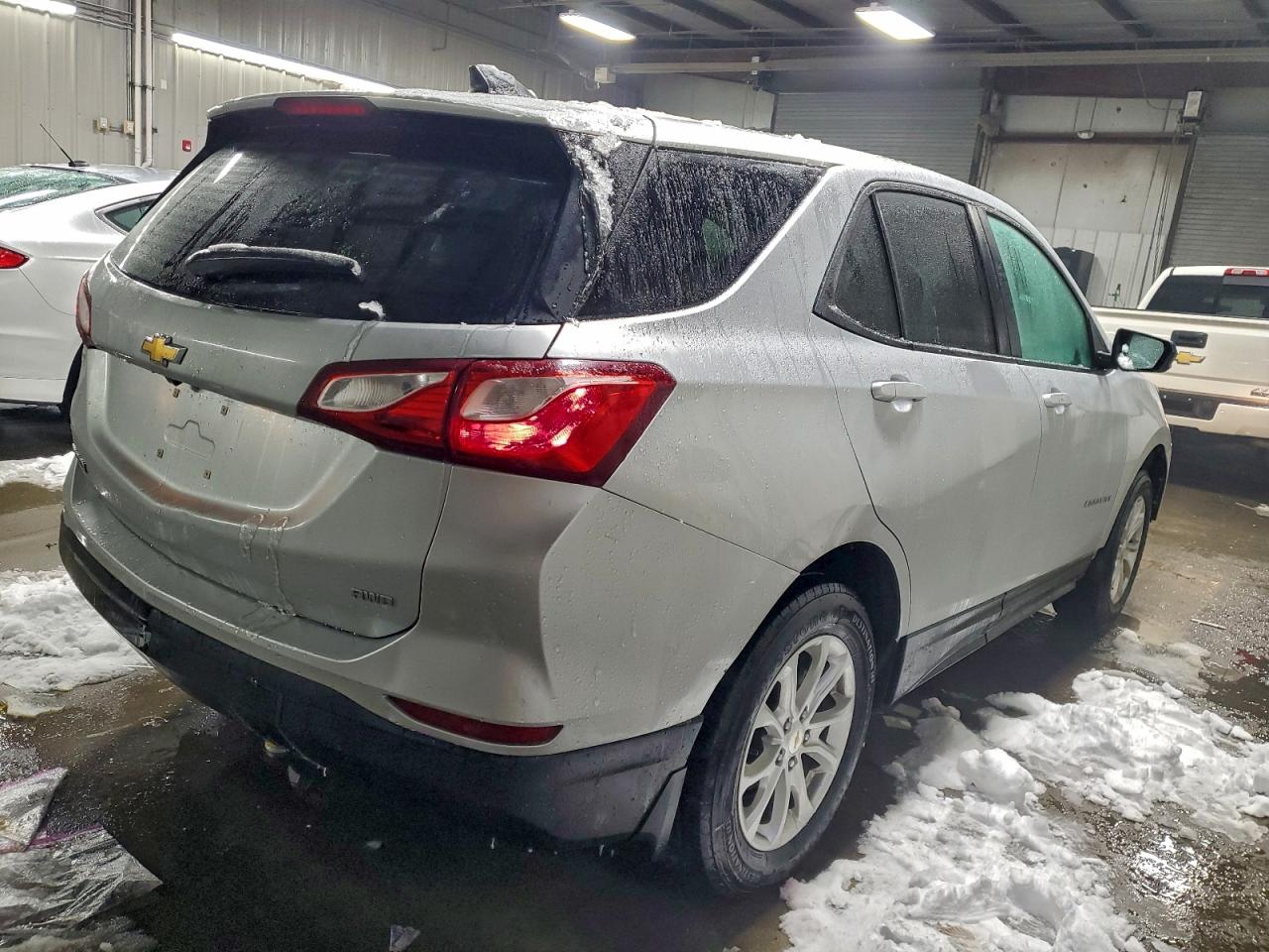 Chevrolet Equinox Ls Image 2