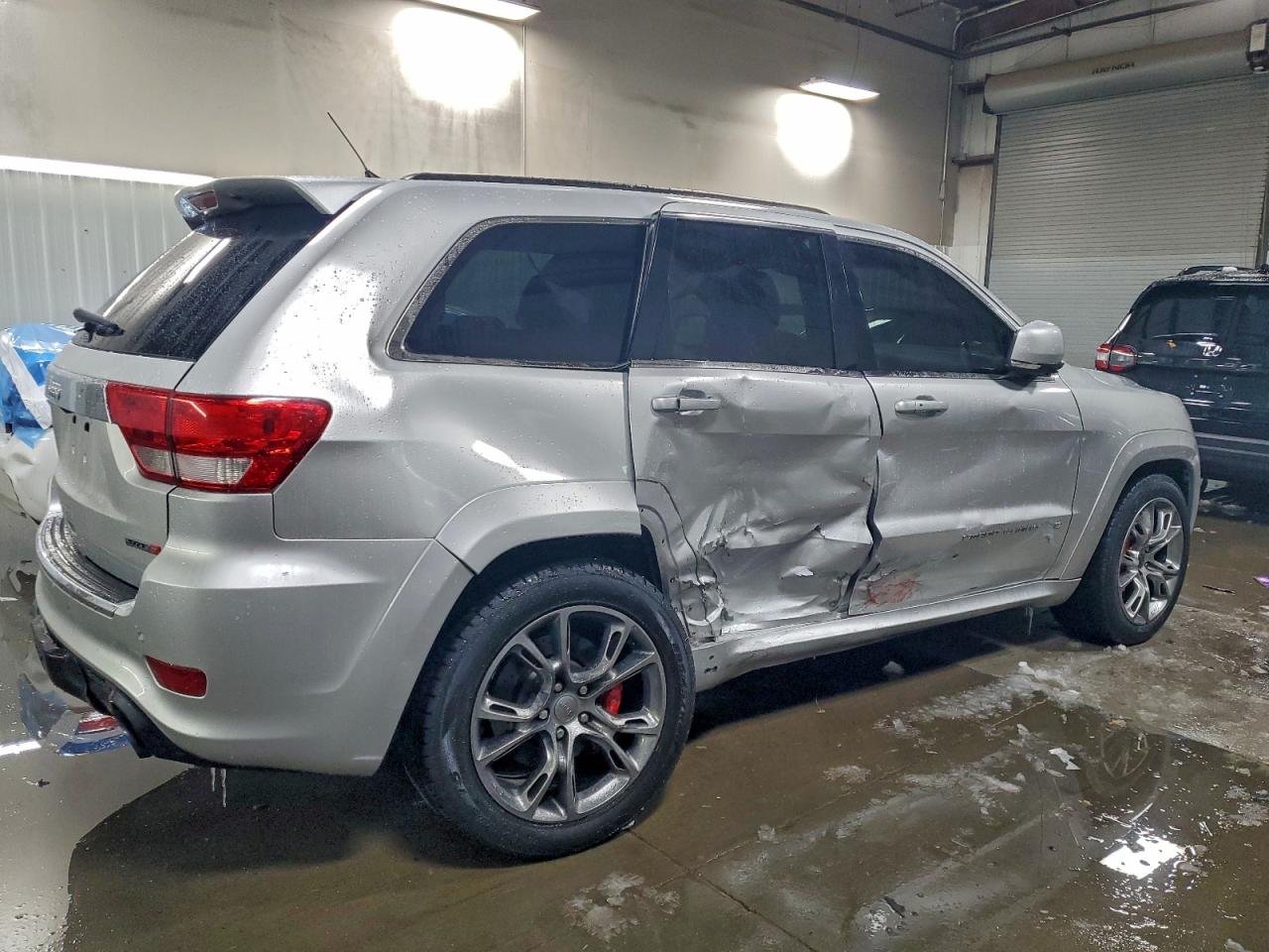 Jeep Grand Cherokee Srt-8 Image 6