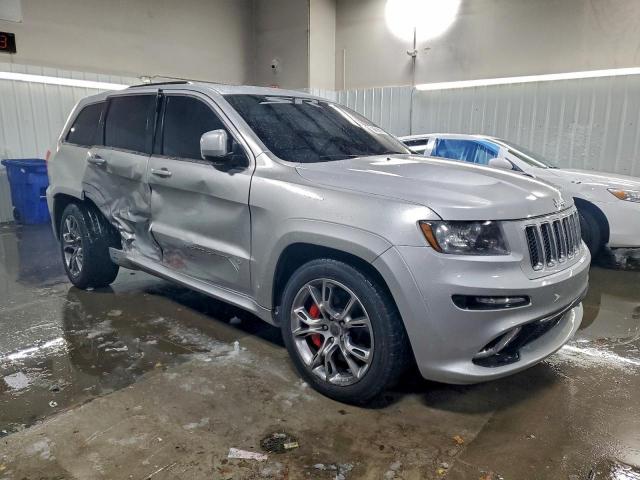Jeep Grand Cherokee Srt-8 Image 2
