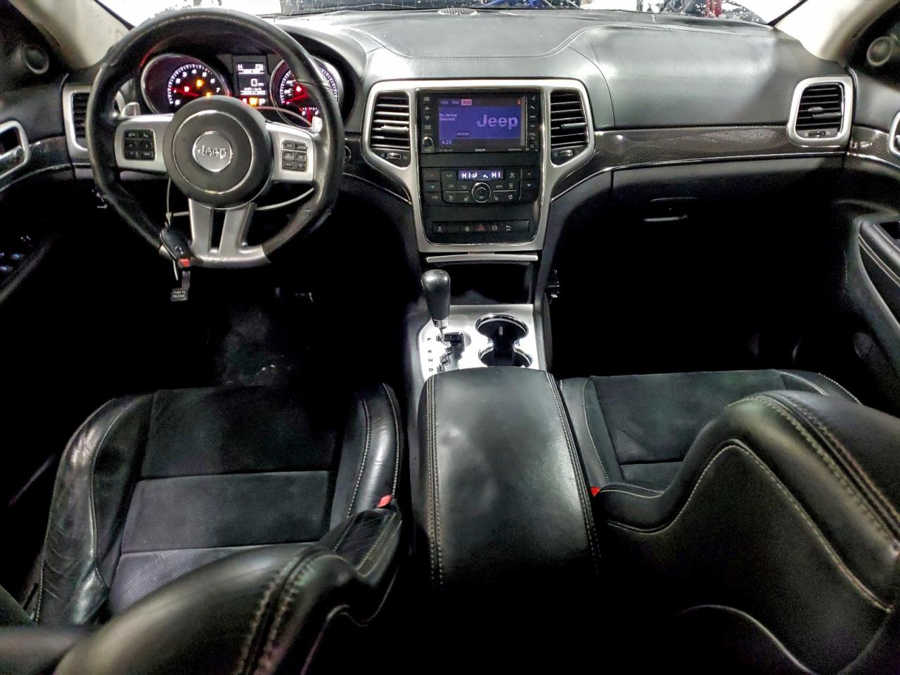 Jeep Grand Cherokee Srt-8 Image 12