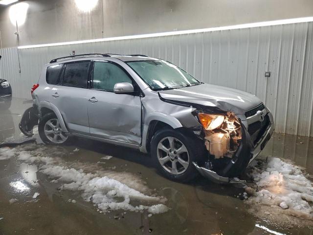 Toyota RAV4 Limited Image 3