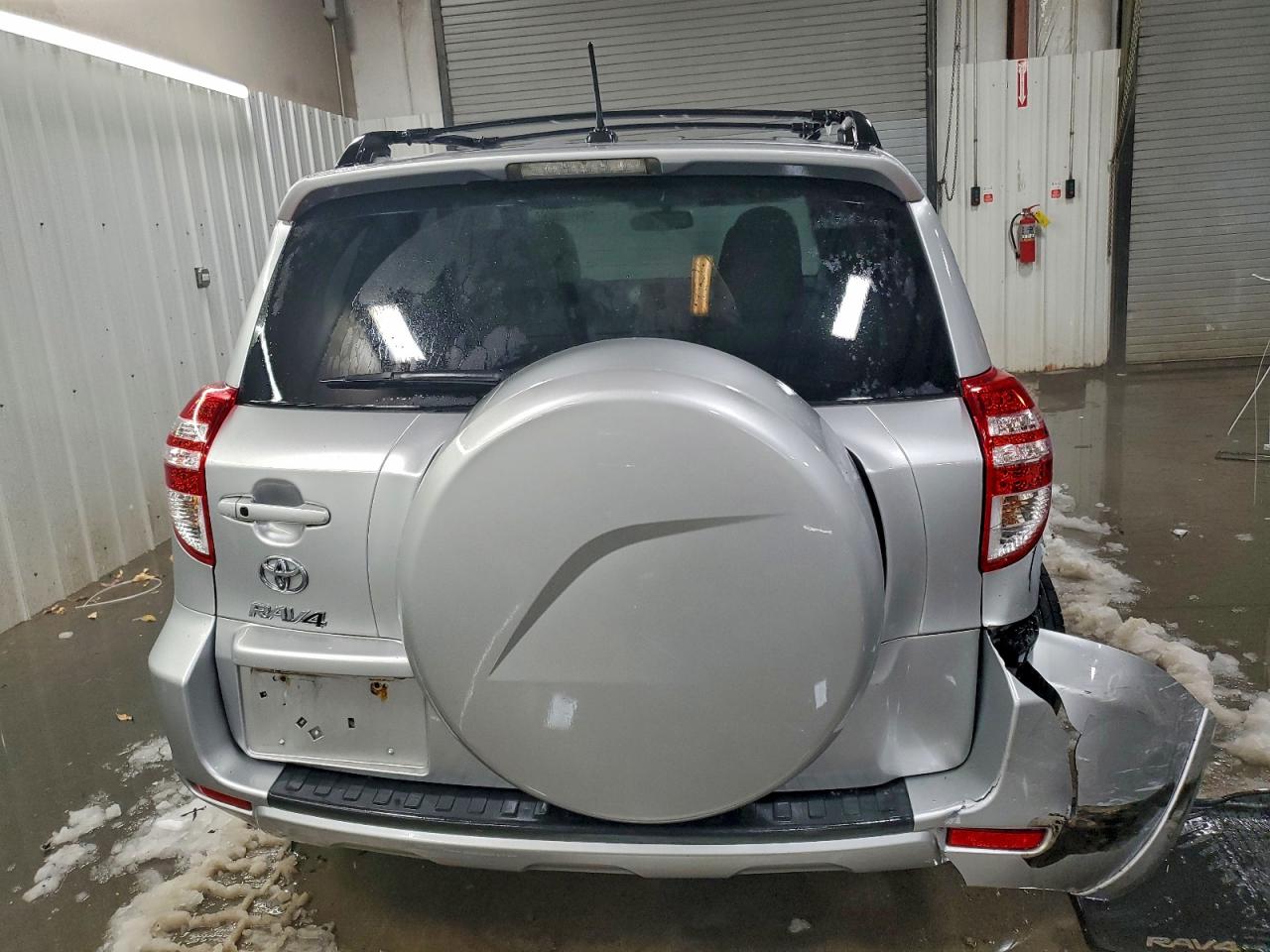 Toyota RAV4 Limited Image 5