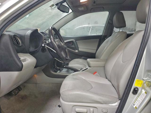 Toyota RAV4 Limited Image 10