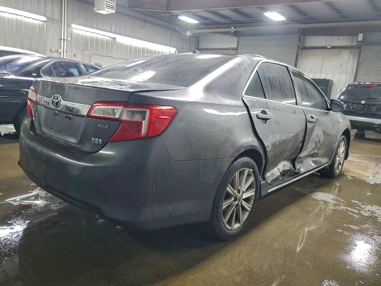 Toyota Camry Hybrid Image 6