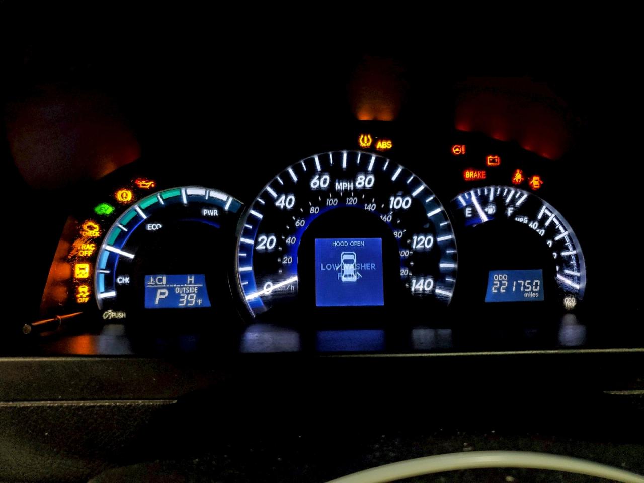 Toyota Camry Hybrid Image 12