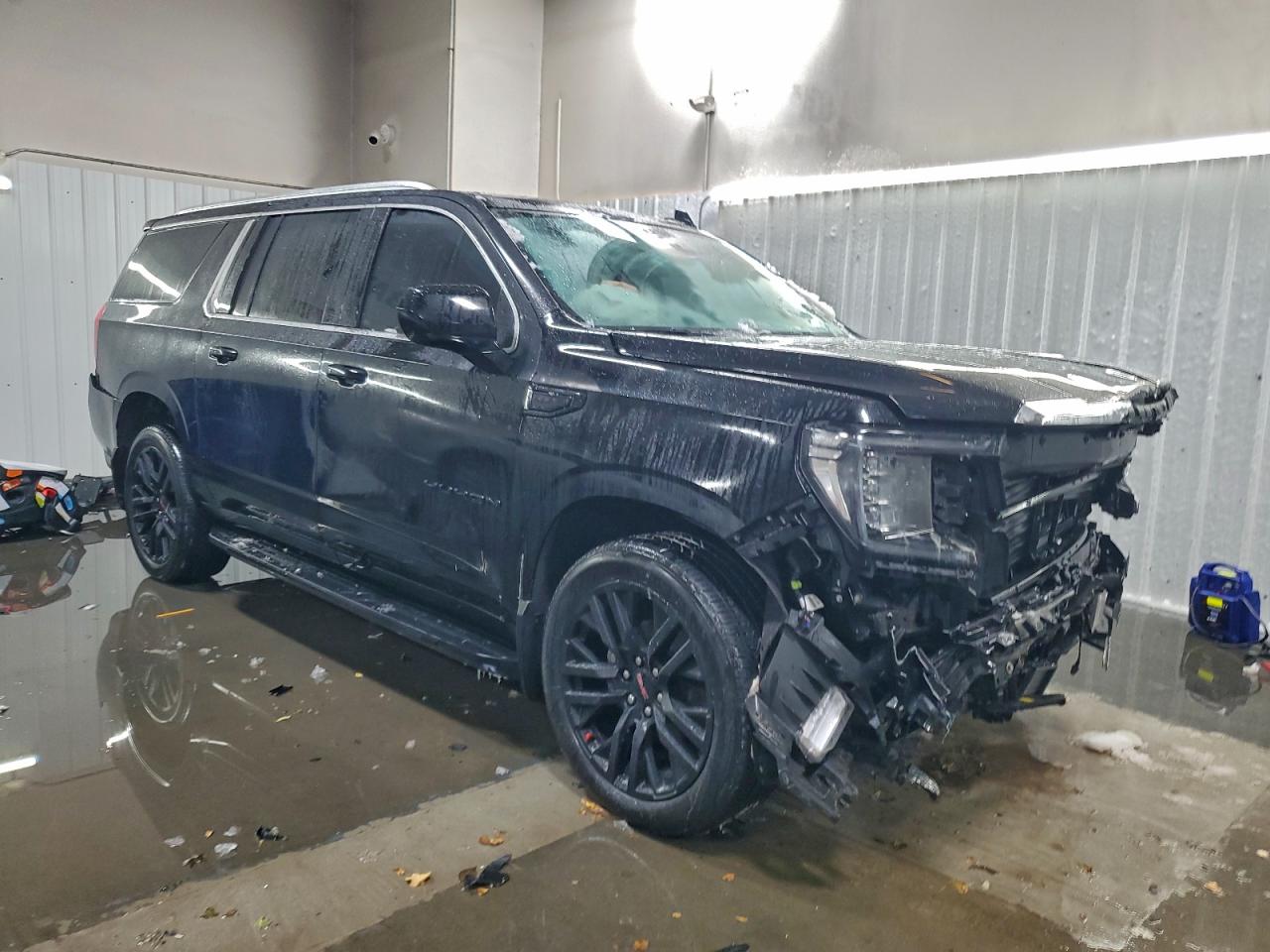 GMC Yukon K1500 Sle Image 2