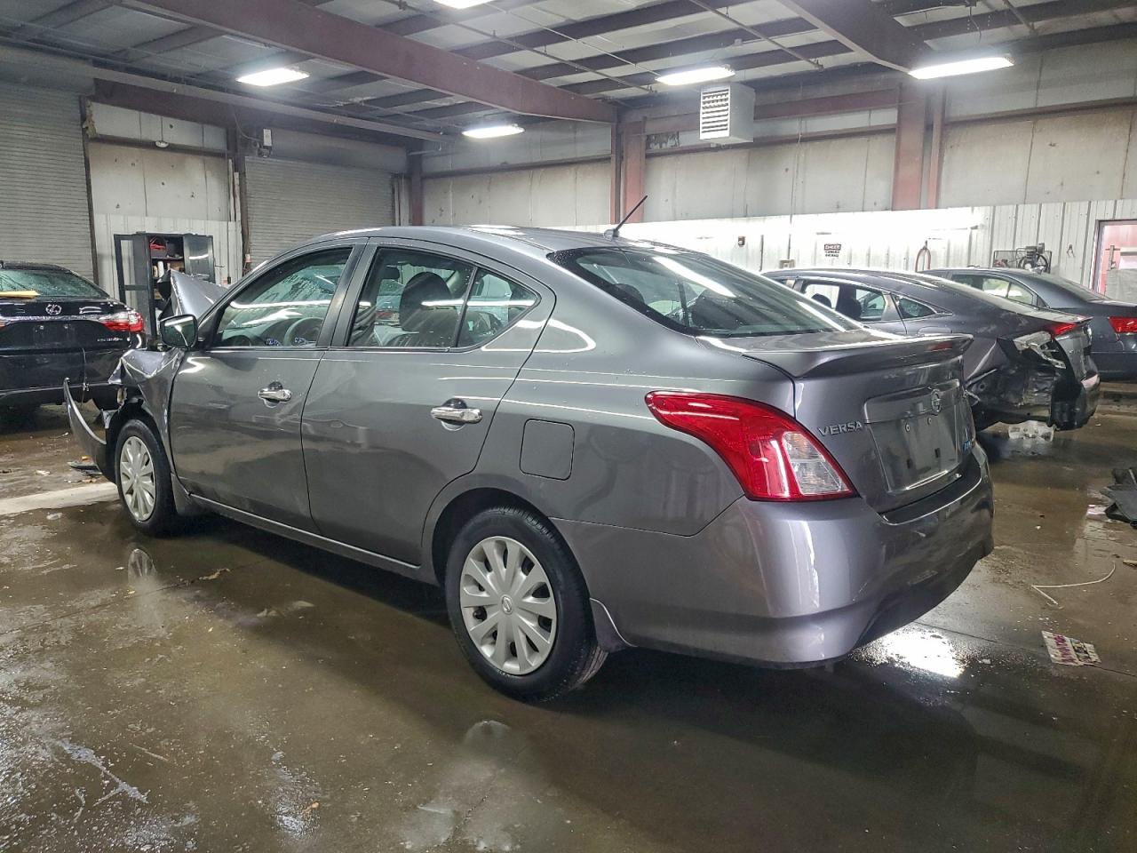 Nissan Versa S Image 12