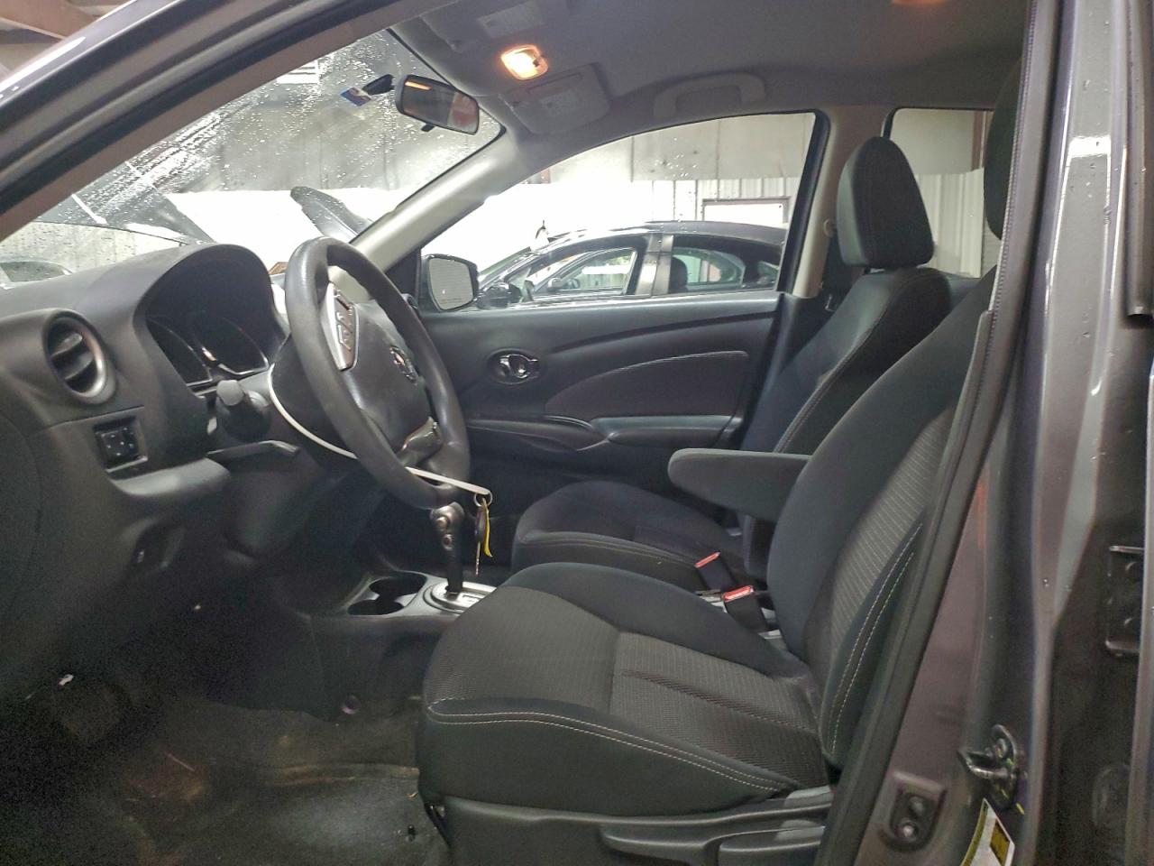 Nissan Versa S Image 4