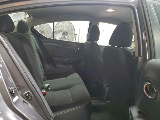 Nissan Versa S Image 5