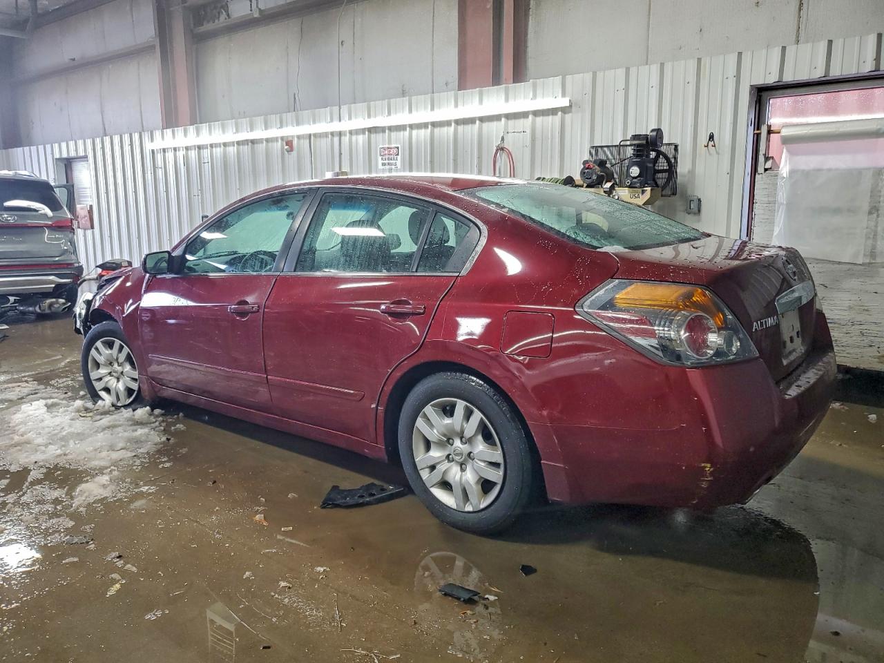 Nissan Altima Base Image 5