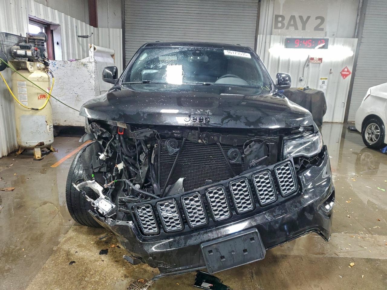 Jeep Grand Cherokee Laredo Image 4