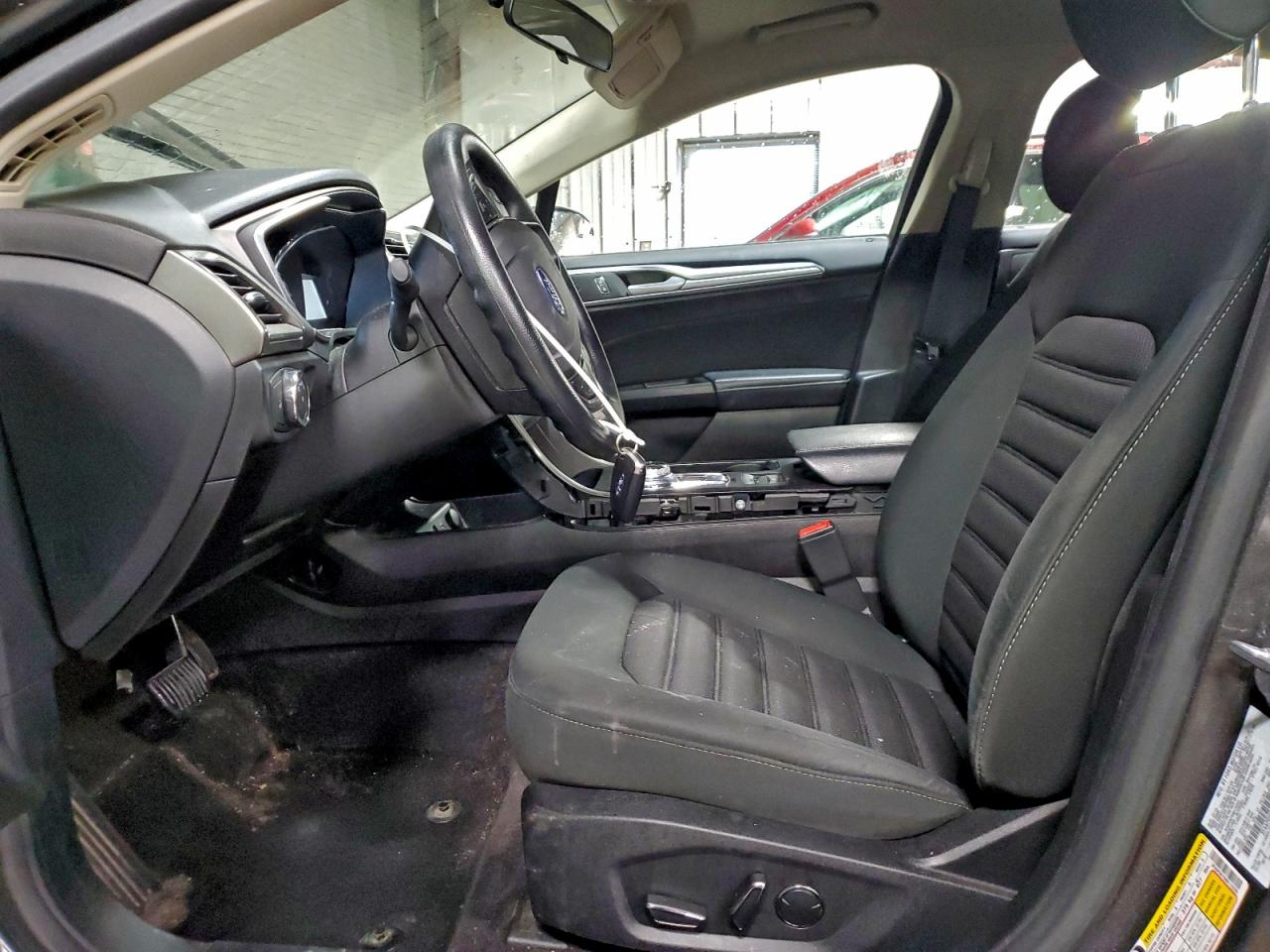 Ford Fusion Se Image 6