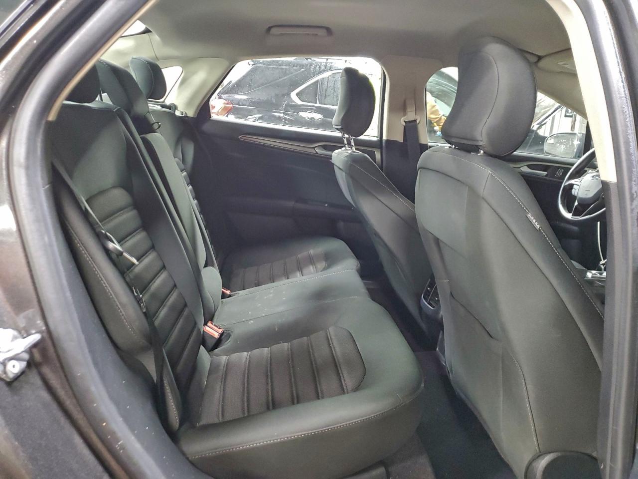 Ford Fusion Se Image 7