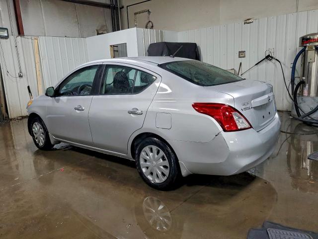 Nissan Versa S Image 2