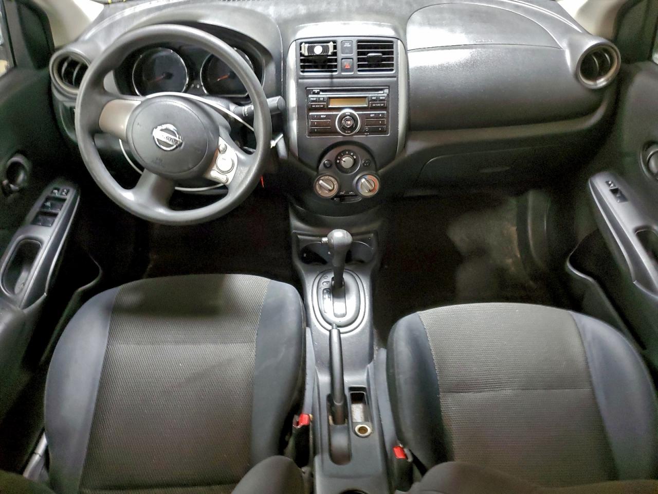 Nissan Versa S Image 7