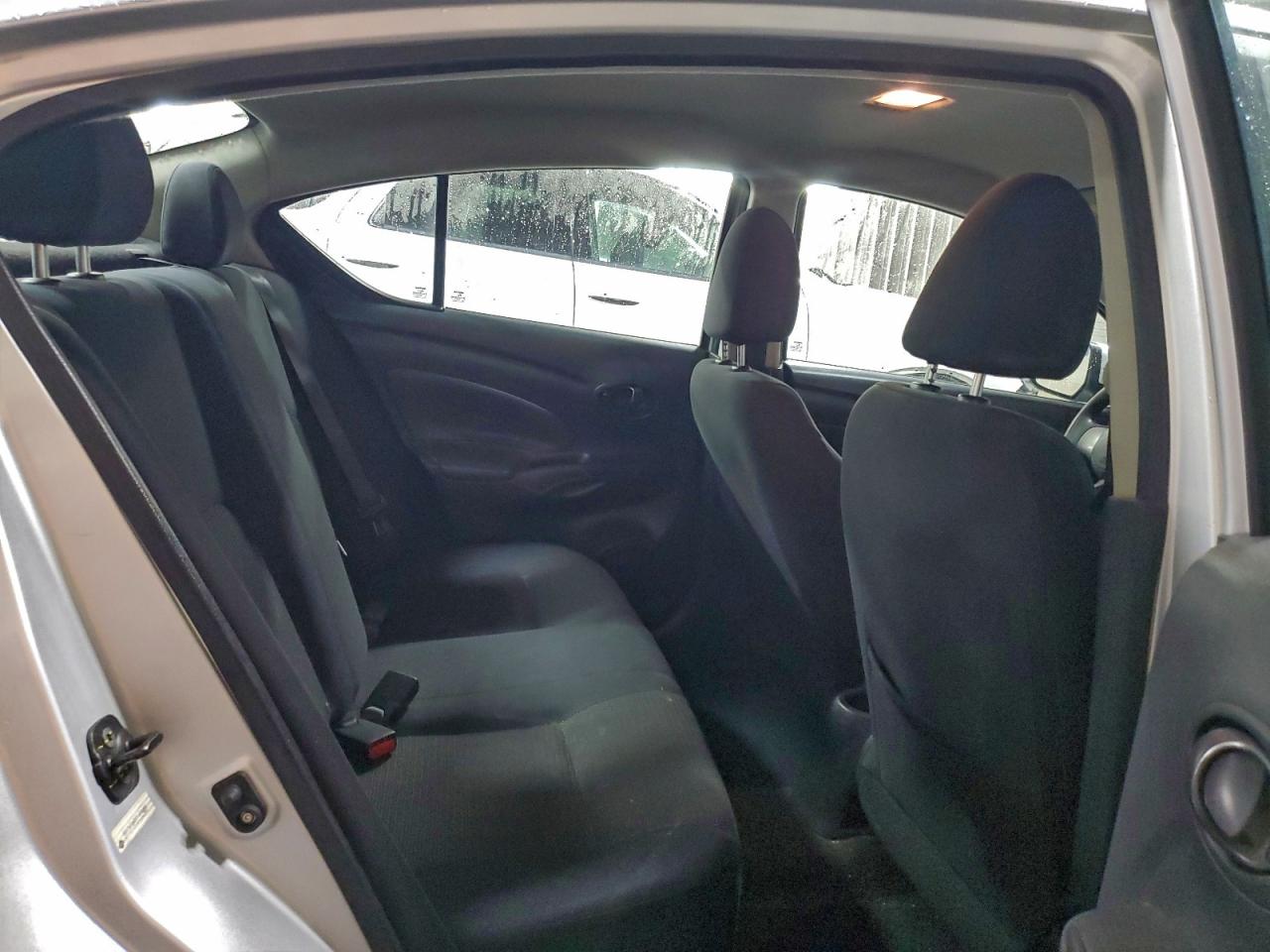 Nissan Versa S Image 8