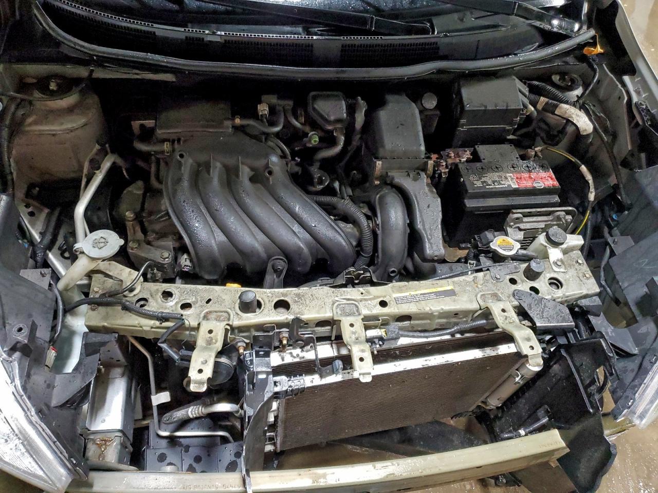 Nissan Versa S Image 12