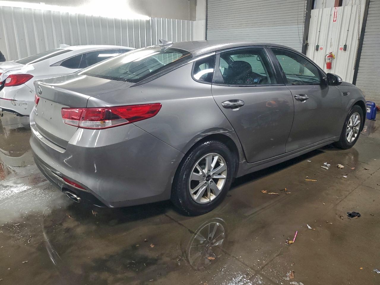Kia Optima Lx Image 2