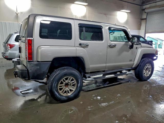 HUMMER H3 Image 9