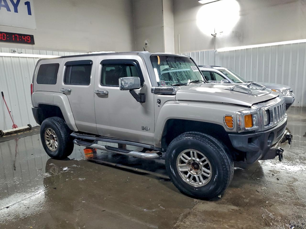 HUMMER H3 Image 6