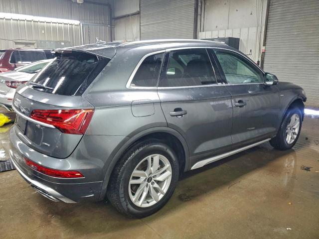 Audi Q5 Premium 45 Image 13