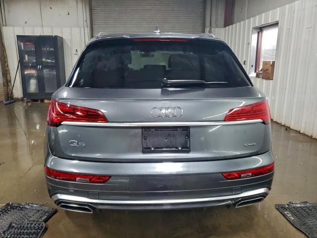 Audi Q5 Premium 45 Image 3