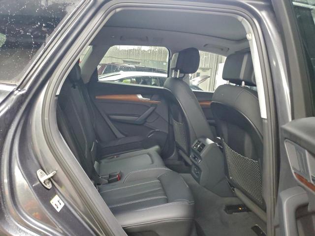 Audi Q5 Premium 45 Image 11