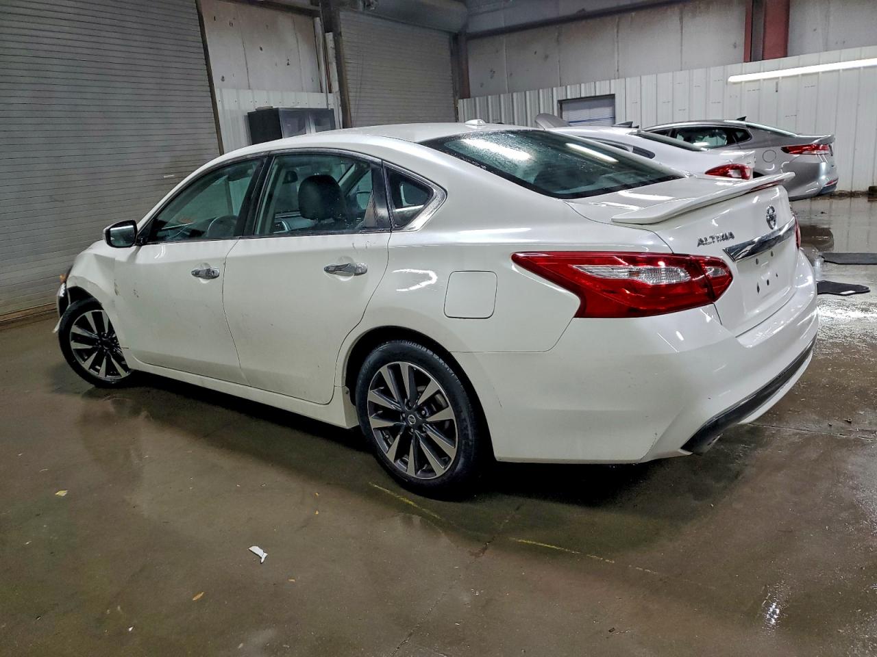 Nissan Altima 2.5 Image 9