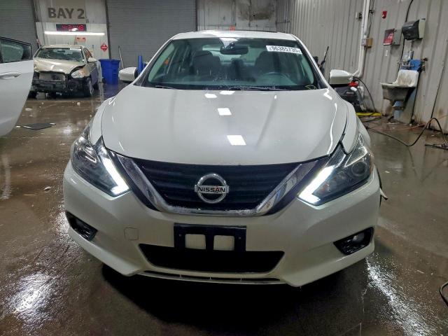 Nissan Altima 2.5 Image 7