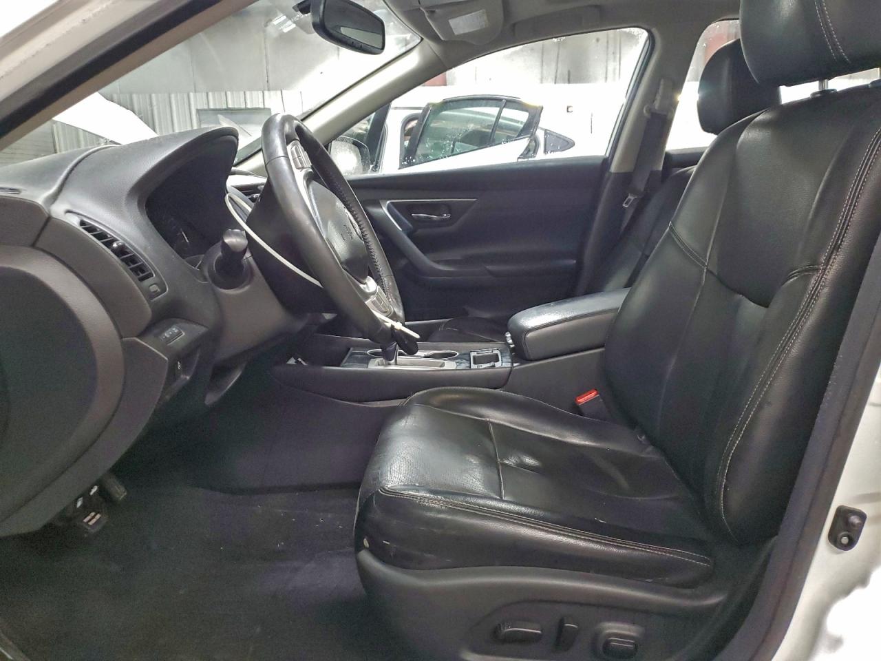 Nissan Altima 2.5 Image 11