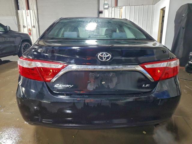 Toyota Camry Le Image 8