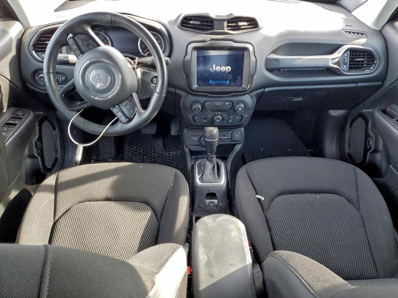 Jeep Renegade Latitude Image 9