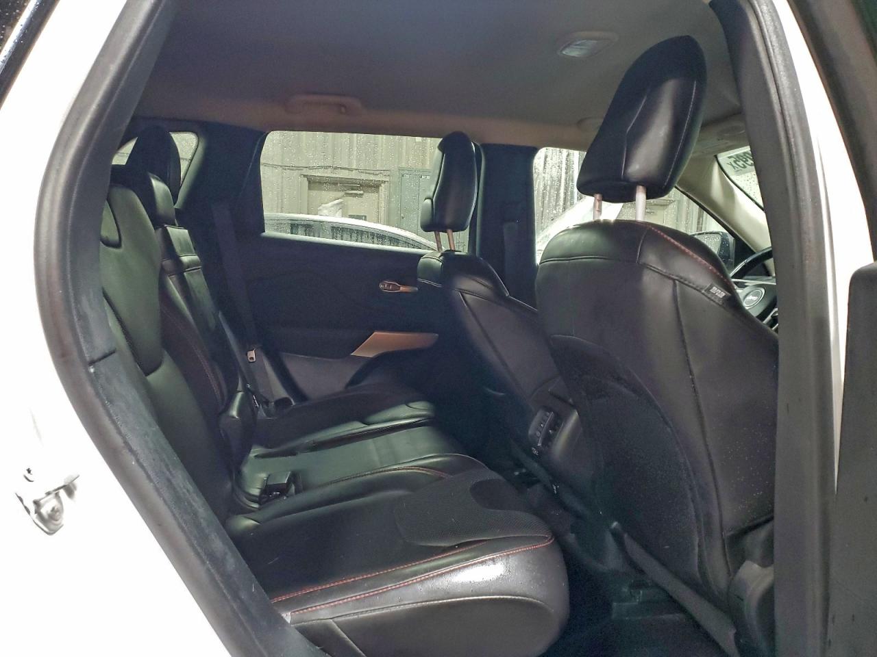 Jeep Cherokee Trailhawk Image 9