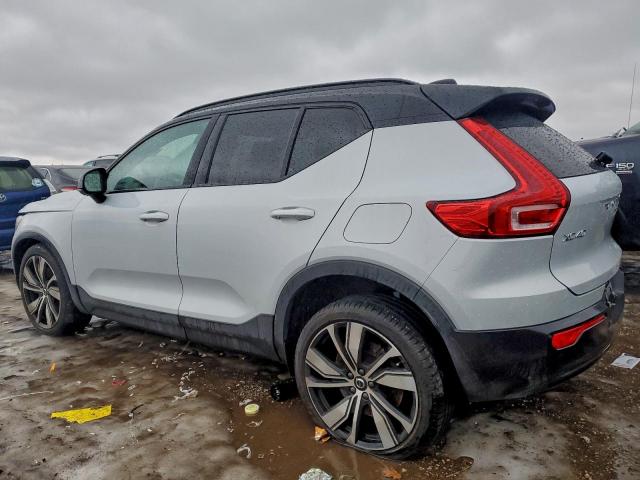 Volvo XC40 Recharge Image 2