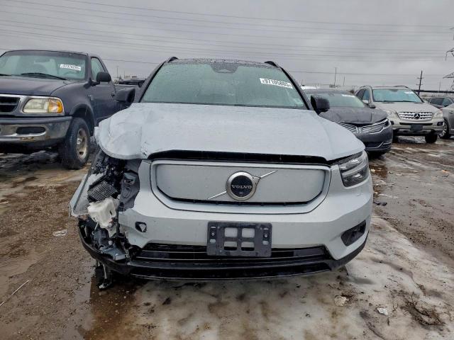 Volvo XC40 Recharge Image 8