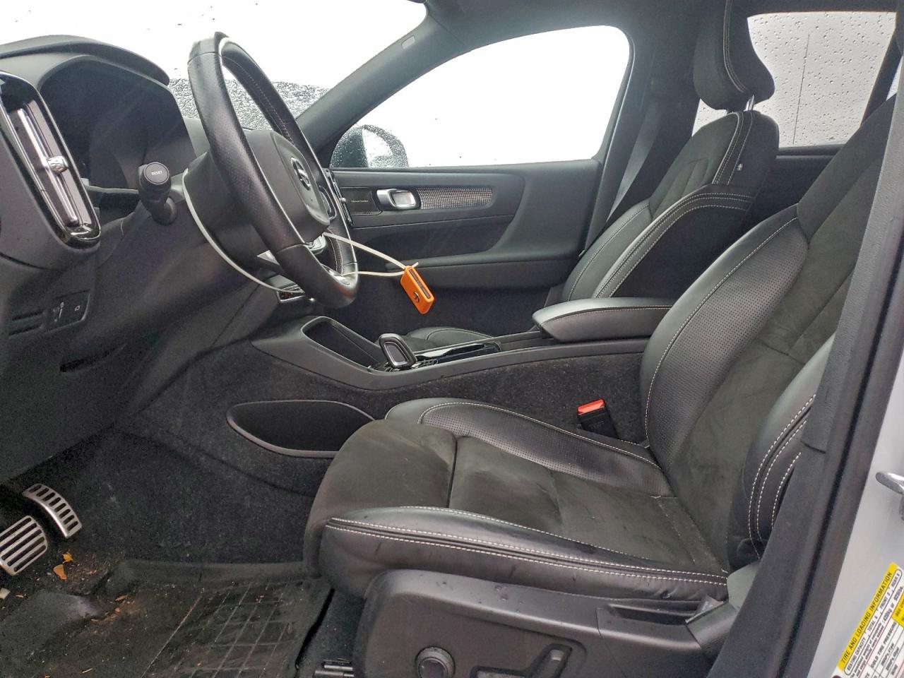 Volvo XC40 Recharge Image 10